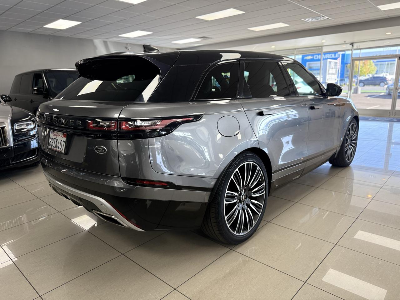 land rover range rover velar 2018 SALYM2RV1JA701748 image land rover range rover velar 2018 SALYM2RV1JA701748 image